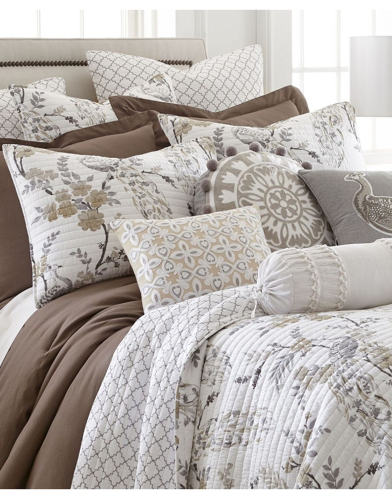 Elegant Twin Size 2-Piece Quilt Ensemble